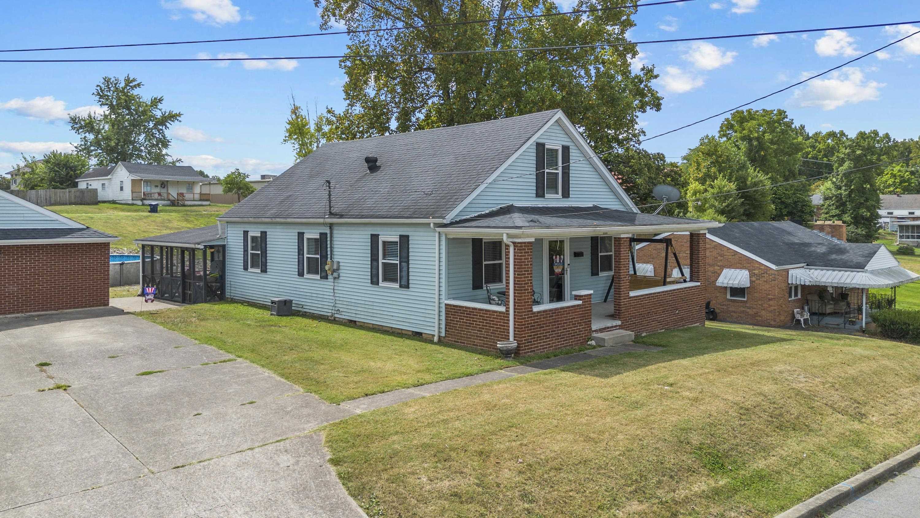 Property Photo:  2320 Crooks Street  KY 41101 