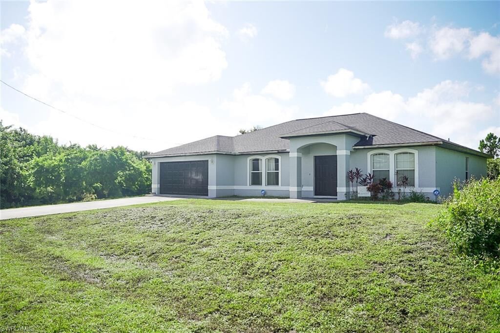 Property Photo:  2511 20th St SW  FL 33976 