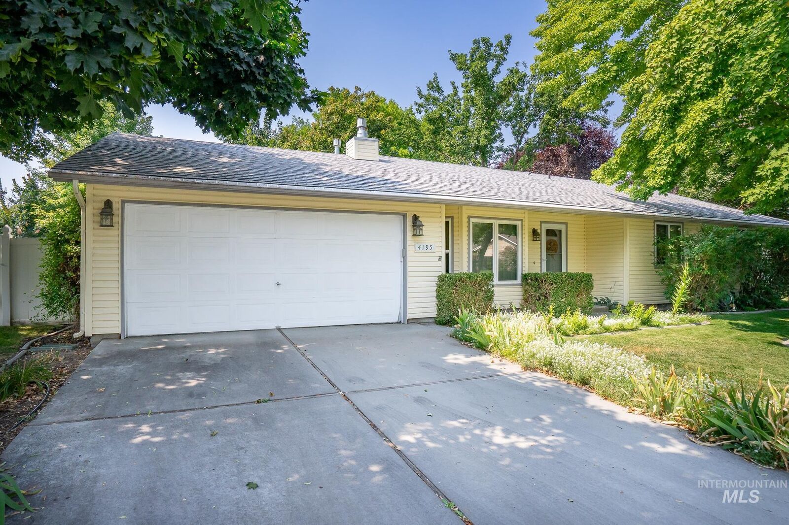 Property Photo:  4195 N Cambria Ln  ID 83703 