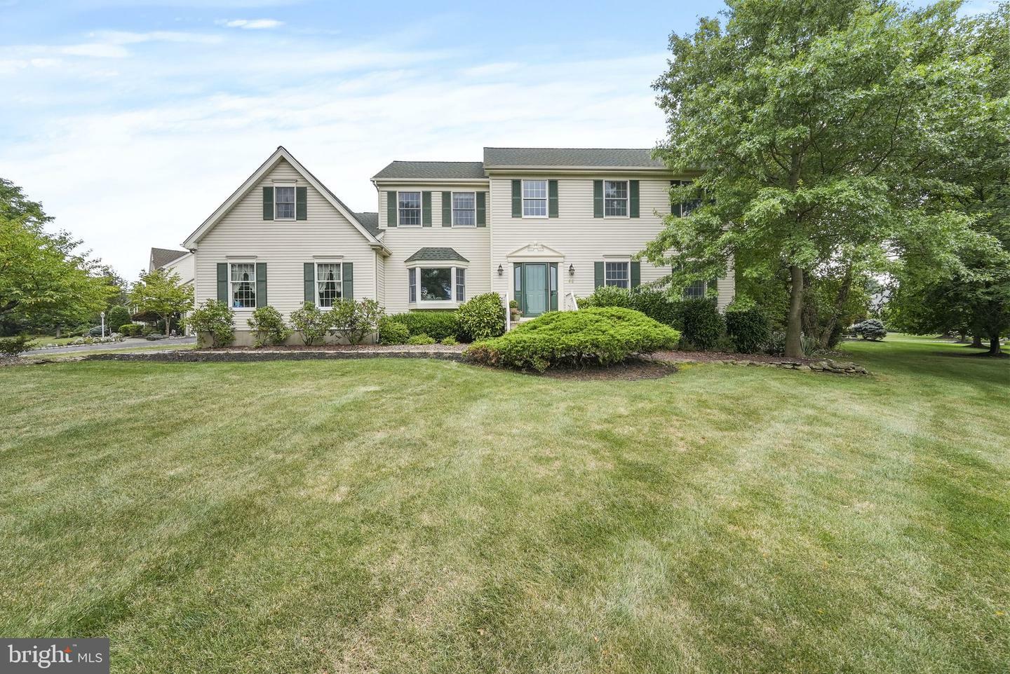 Property Photo:  48 Milburn Drive  NJ 08844 