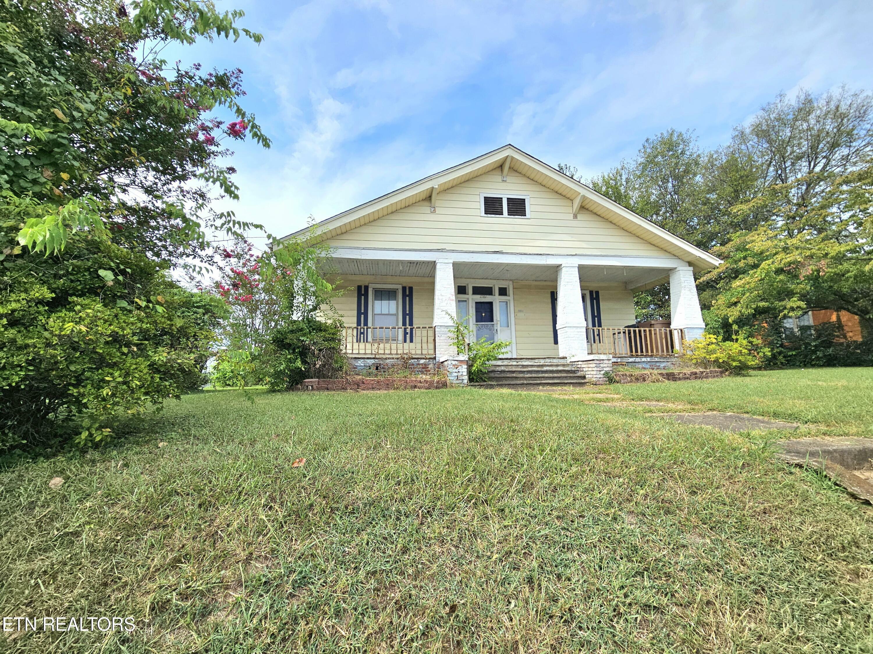 Property Photo:  1701 Henrietta Ave  TN 37915 