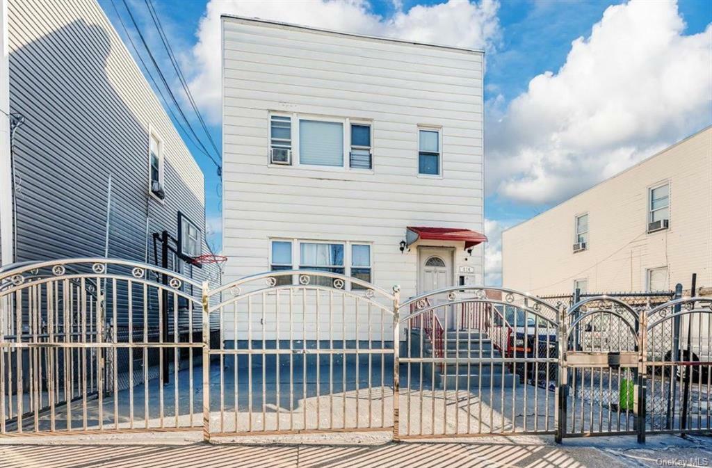 Property Photo:  874 Van Nest Avenue  NY 10462 