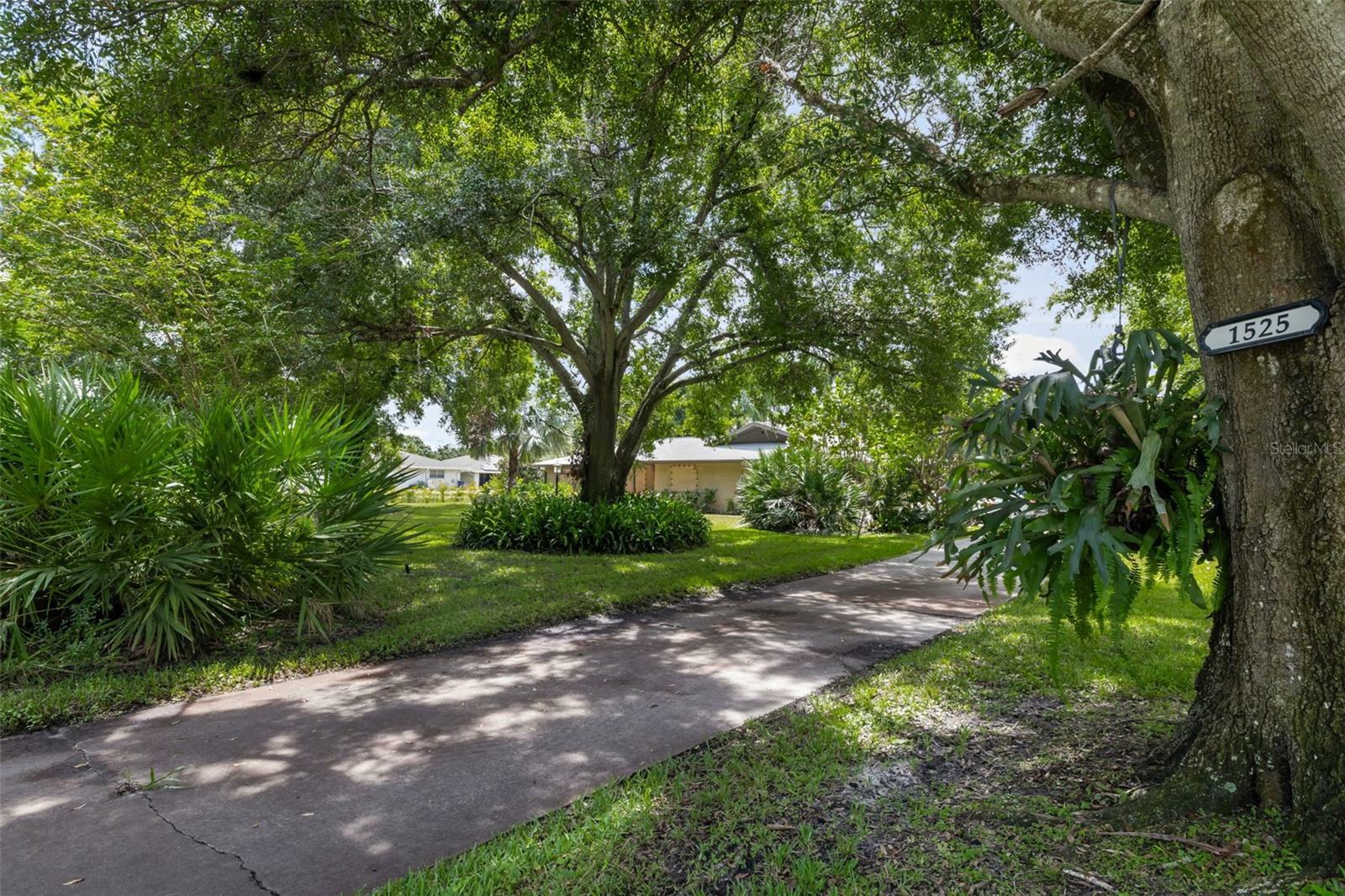 Property Photo:  1525 17th Street W  FL 34221 