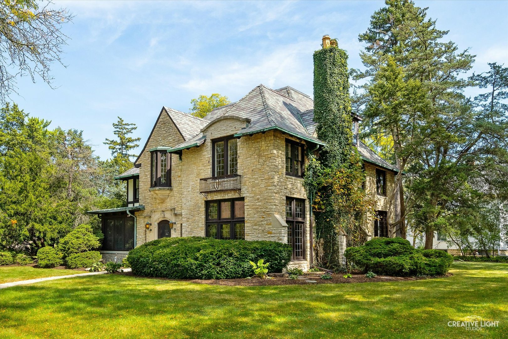 Property Photo: 70 S Commonwealth Avenue IL 60506