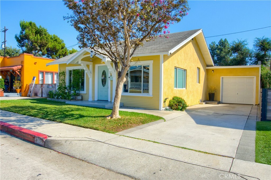 Property Photo:  412 W Acacia Avenue  CA 91204 