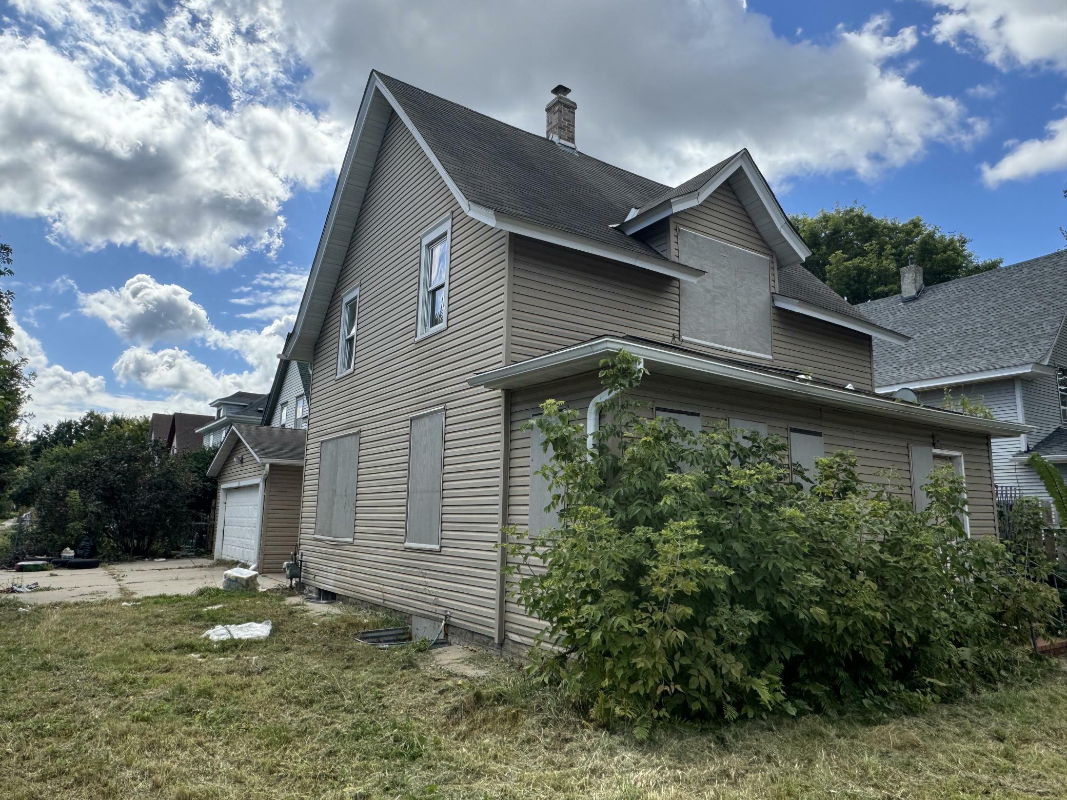 Property Photo:  425 E 36th Street  MN 55408 