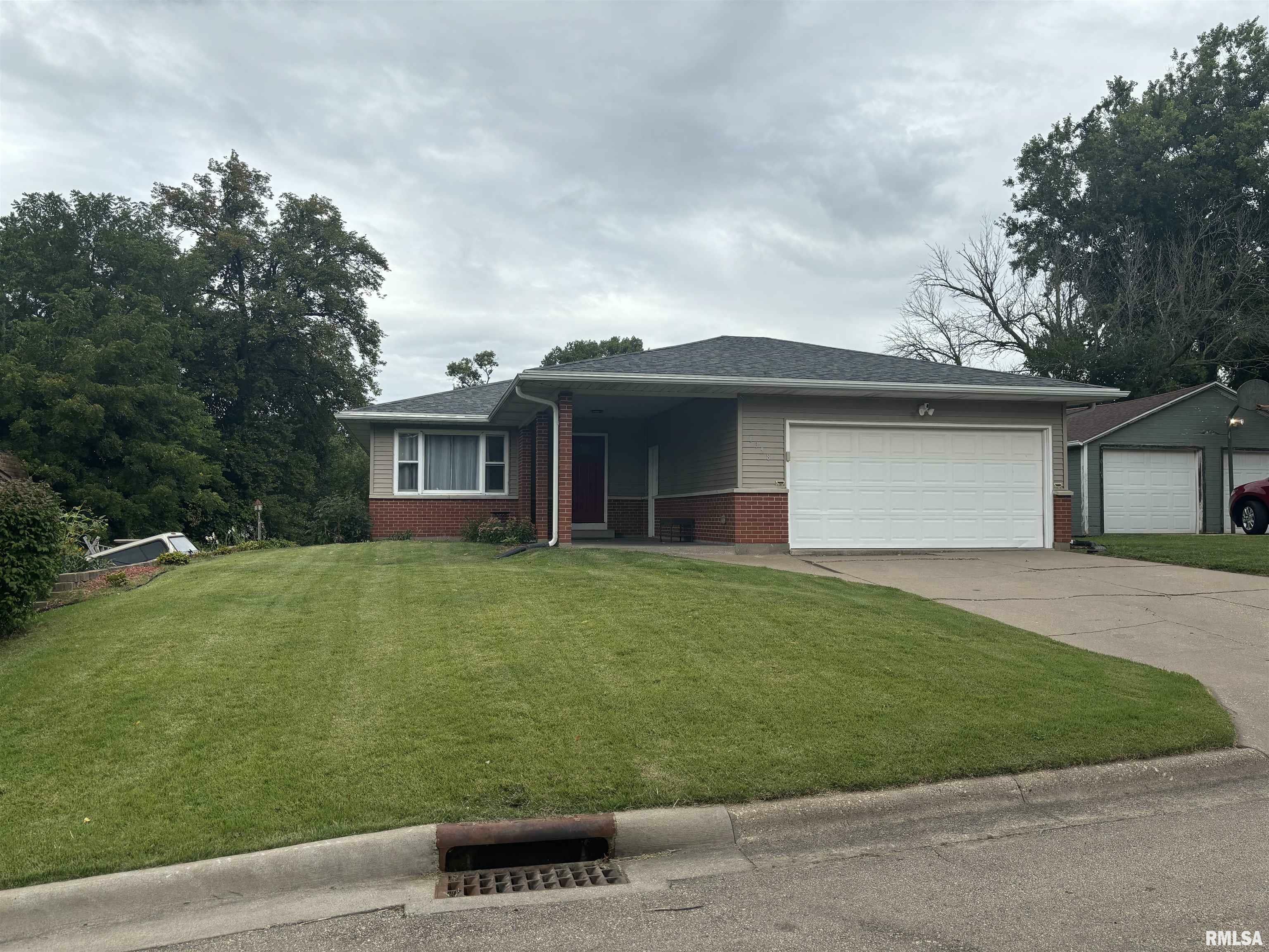 Property Photo:  1958 Glendale Road  IA 52732 