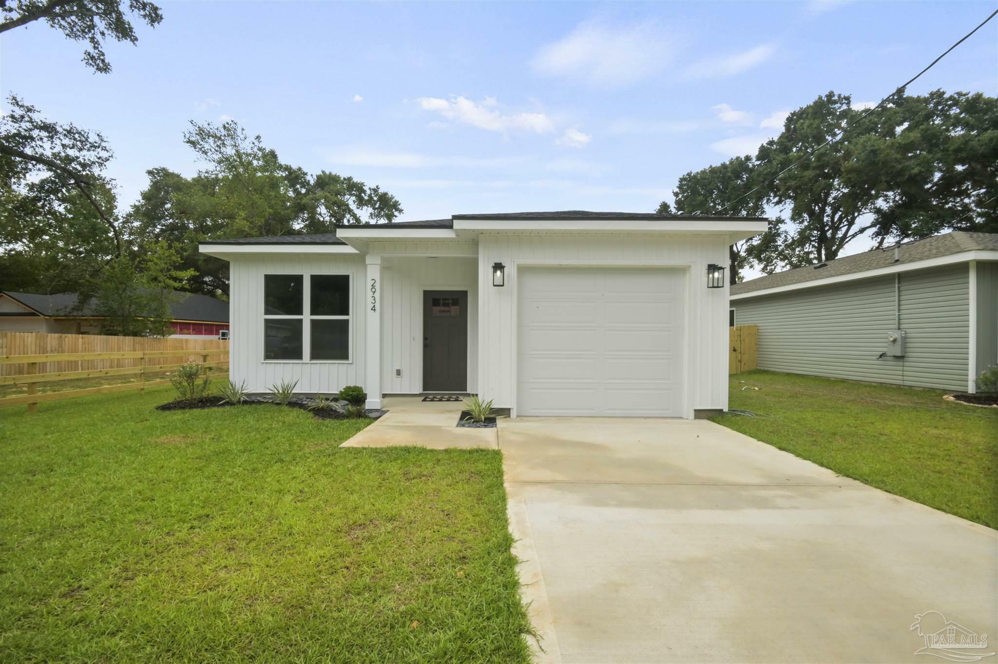 Property Photo:  2934 McCarty Rd  FL 32539 