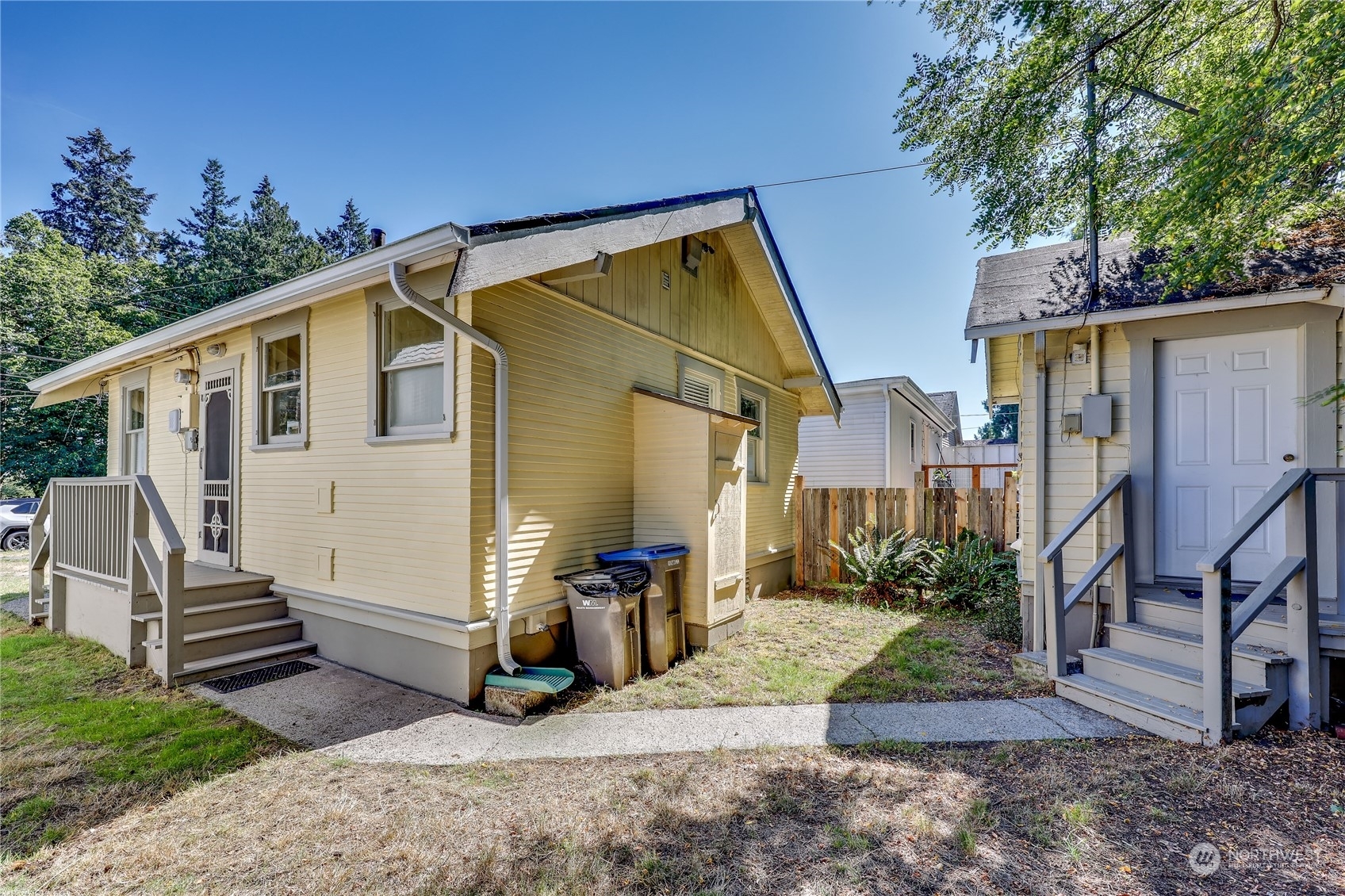 Property Photo:  1521 Park Avenue  WA 98337 