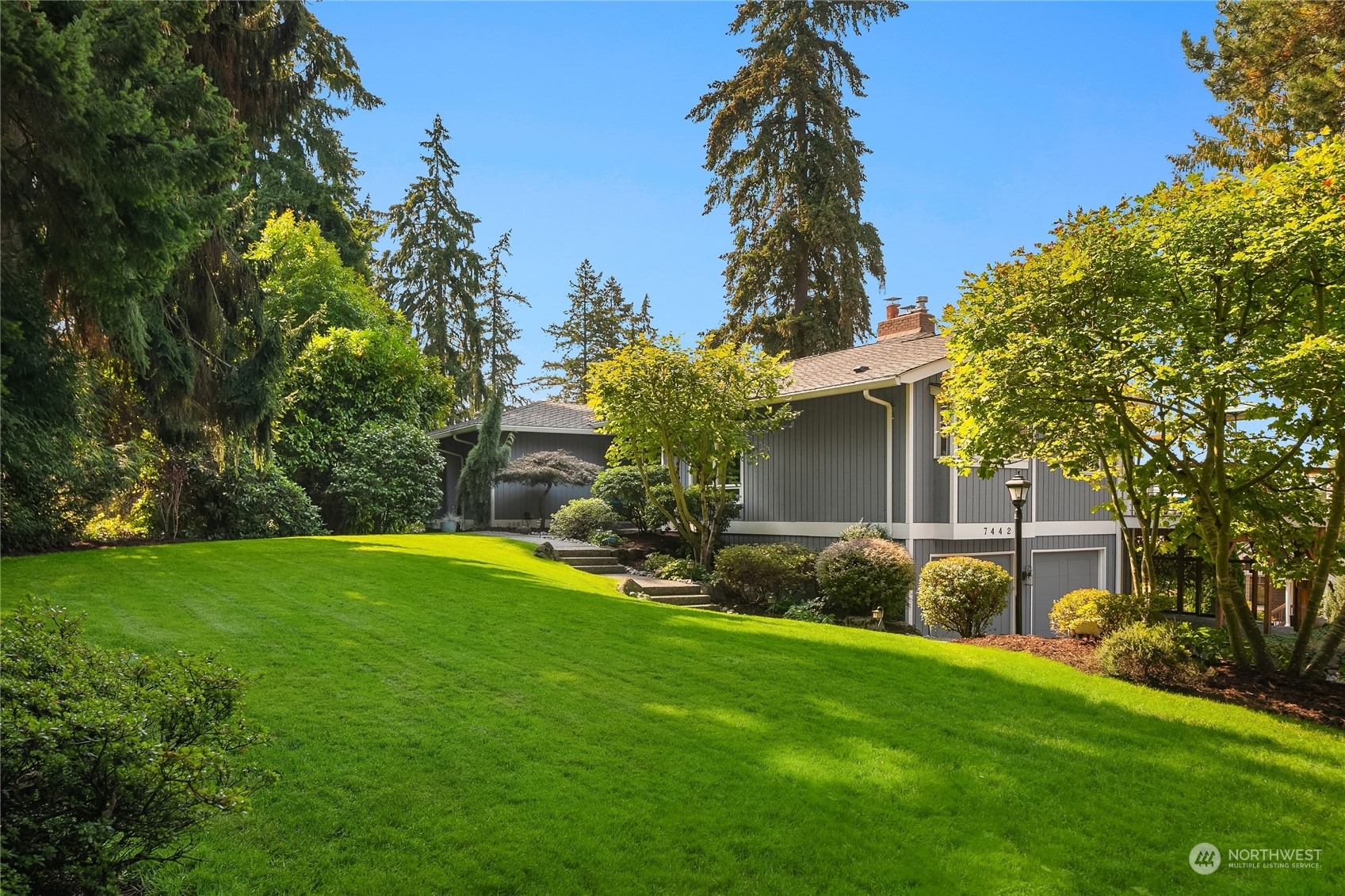 Property Photo:  7442 W Mercer Way  WA 98040 