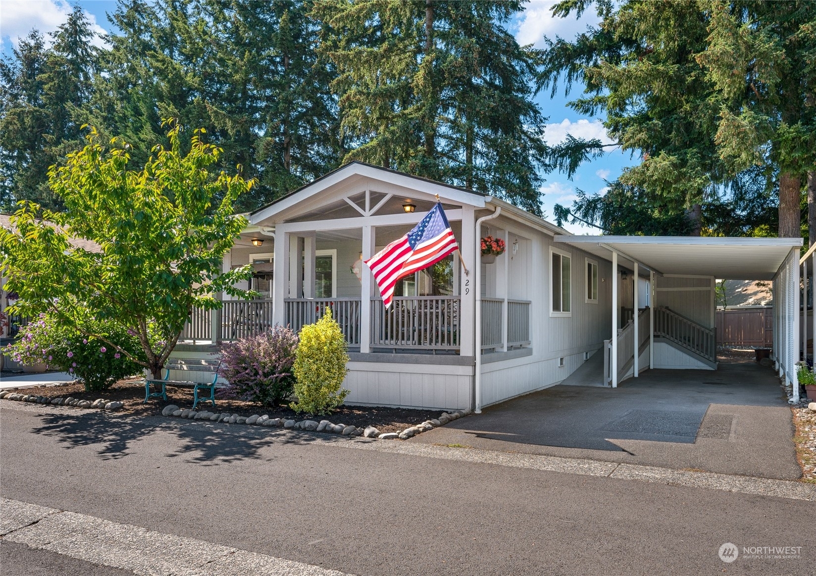 Property Photo:  18425 NE 95th Street 29  WA 98052 