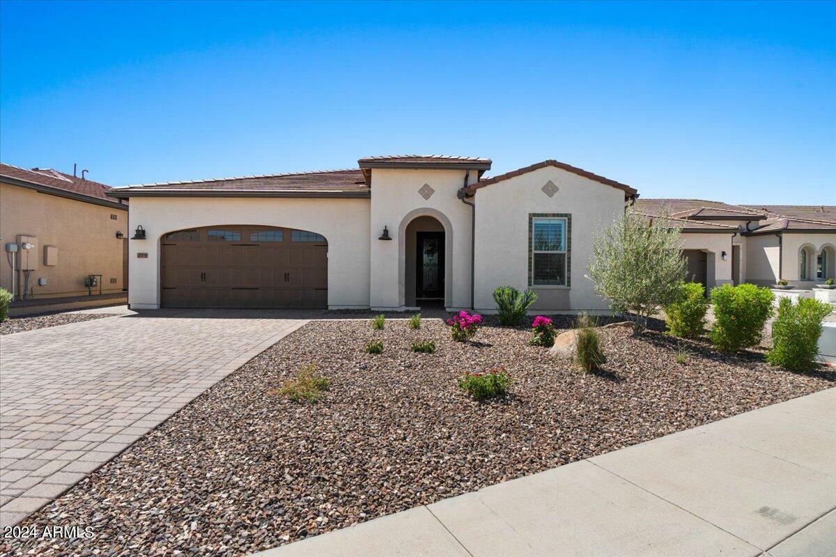 Property Photo:  275 E Bracciano Avenue  AZ 85140 