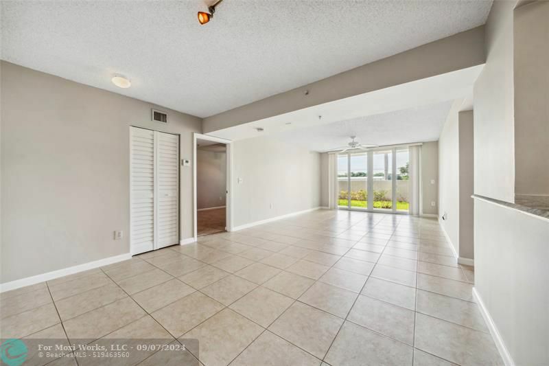 Property Photo:  2711 Ocean Club Blvd 101  FL 33019 