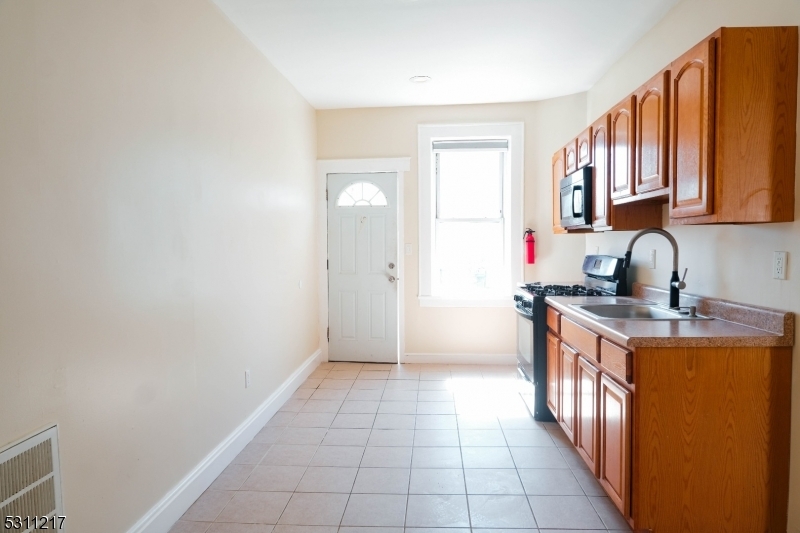 Property Photo:  355 Nesbit Ter  NJ 07111 