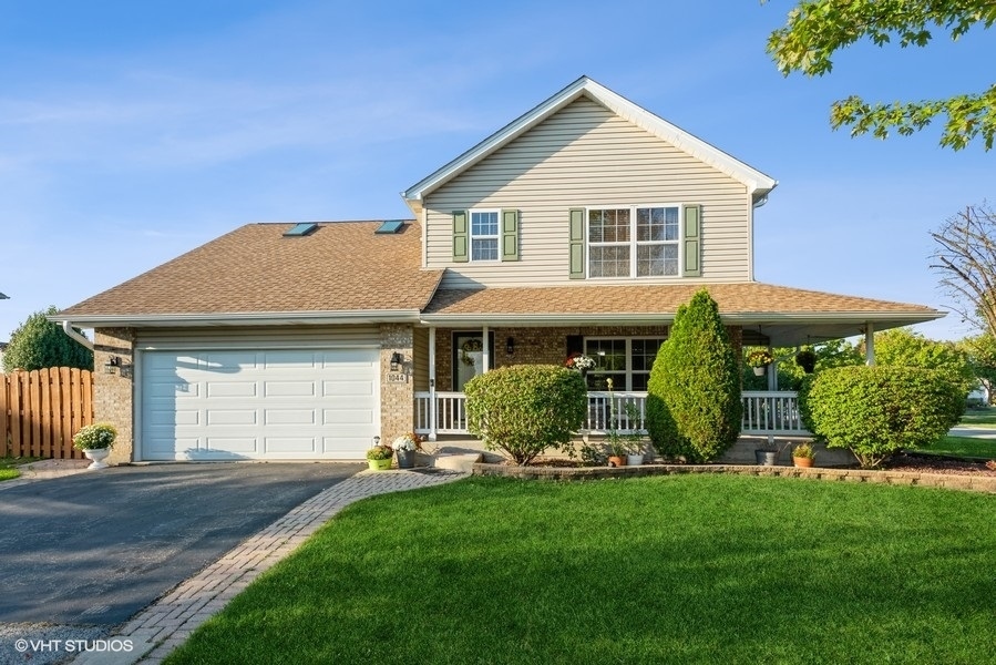 Property Photo: 1044 Monterey Drive IL 60446
