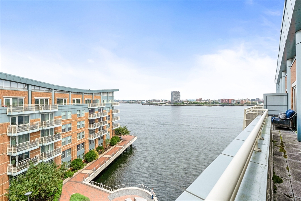 Property Photo:  4 Battery Wharf 4608  MA 02109 