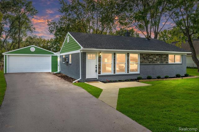 Property Photo: 4913 Rioview Drive MI 48346