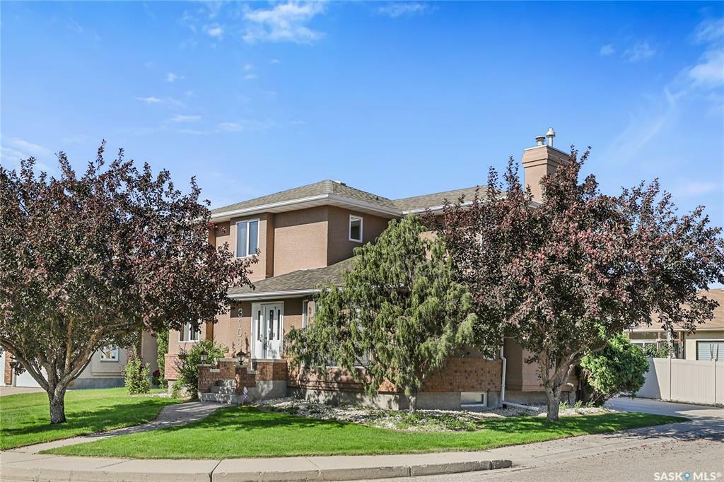 Property Photo:  3103 Wascana Glen  SK S4V 2L2 