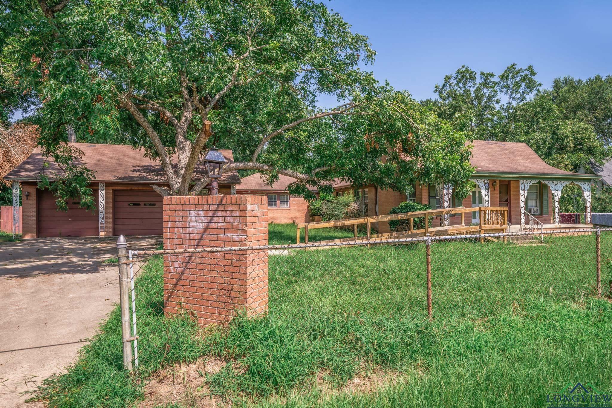 Property Photo:  370 Magnolia  TX 75692 