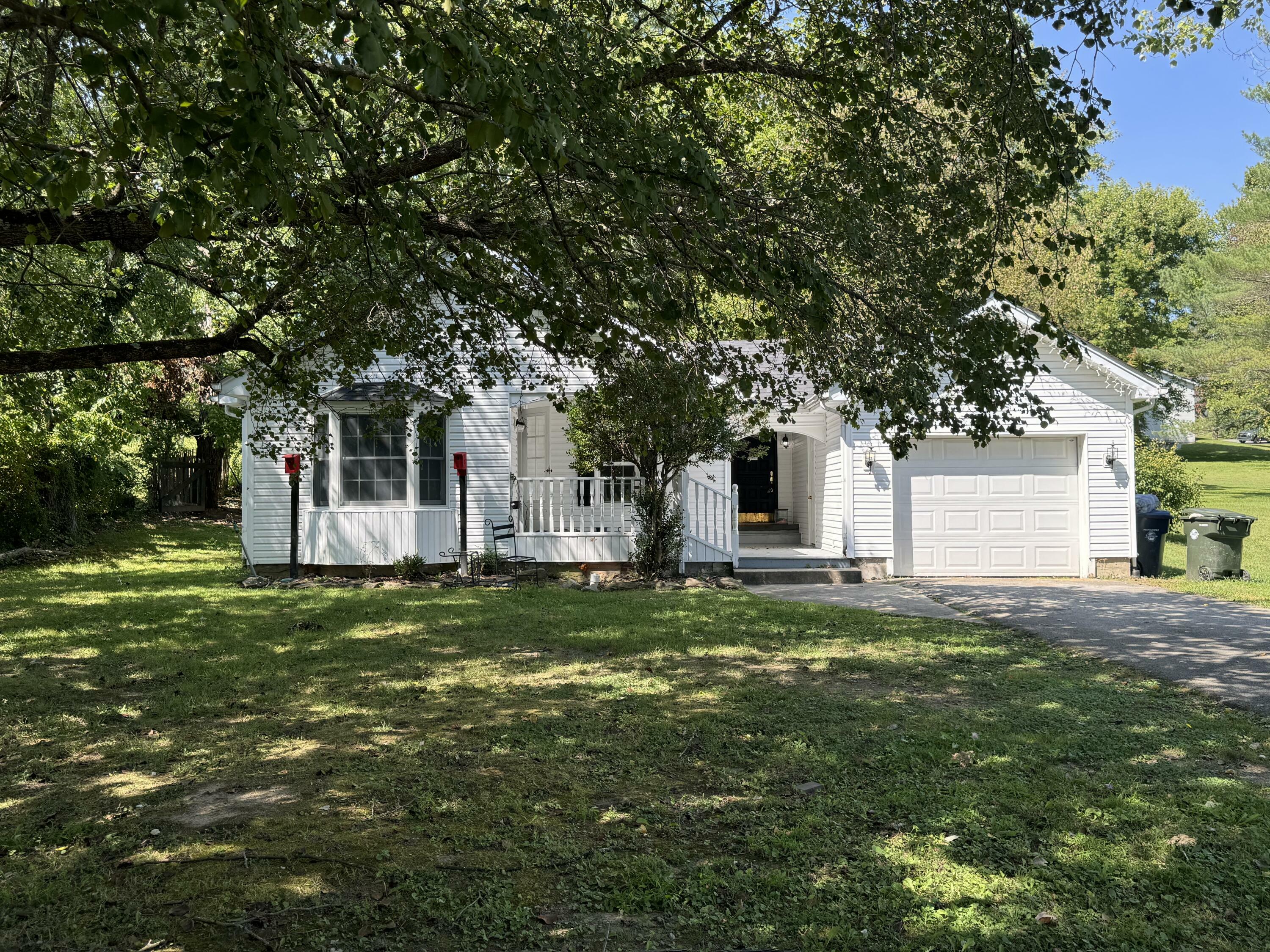 Property Photo:  805 West 5th Street  KY 40741 