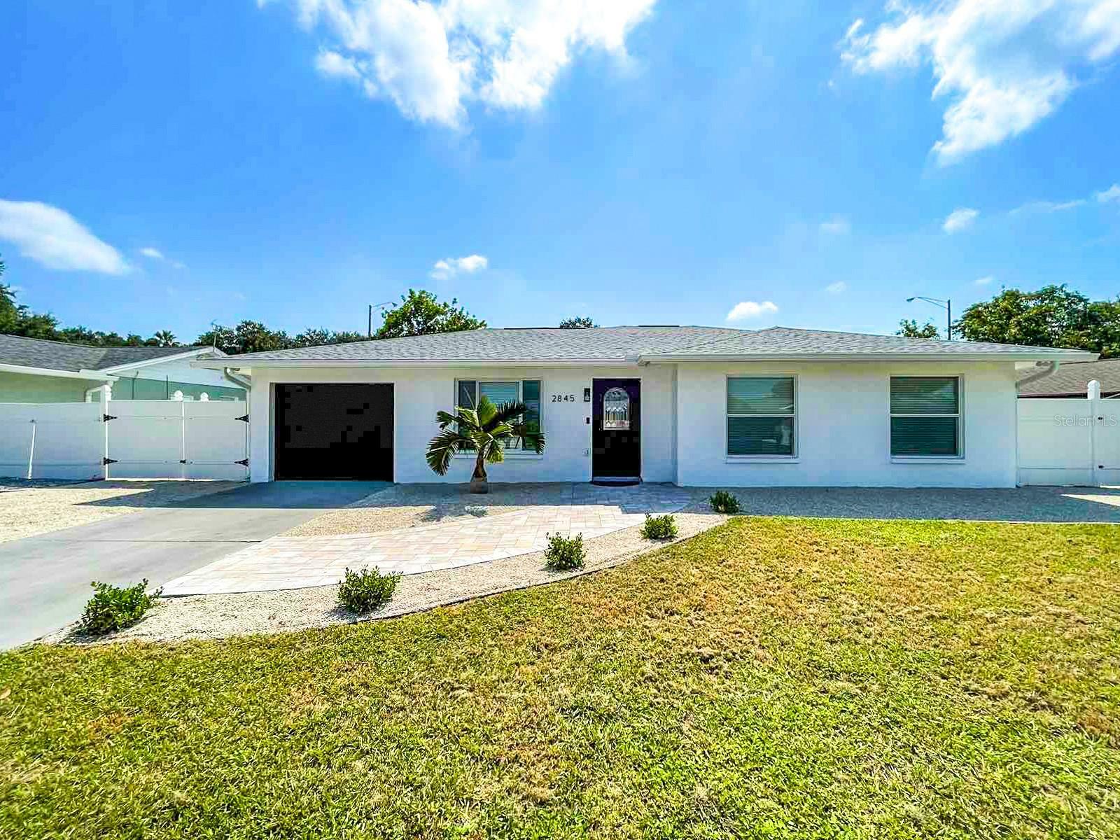 Property Photo:  2845 Indianwood Drive  FL 34232 