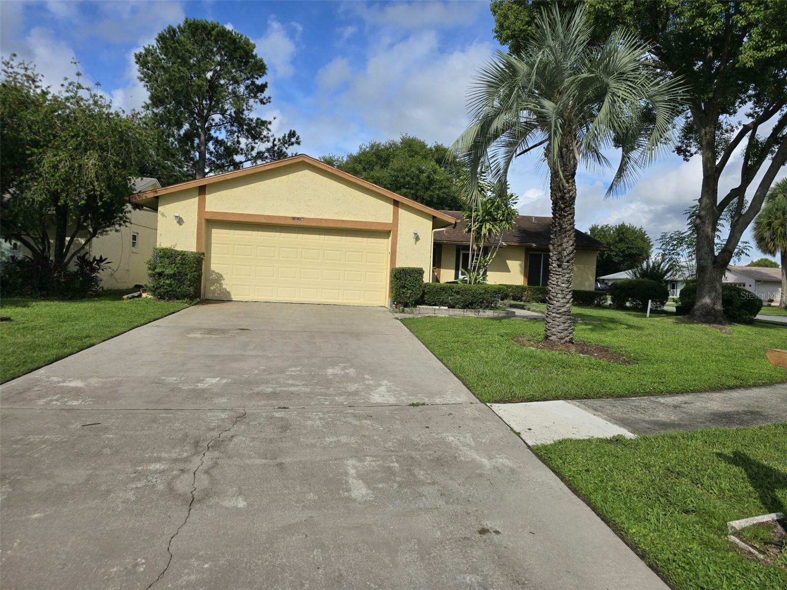 Property Photo:  11402 Sandy Hill Drive  FL 32821 