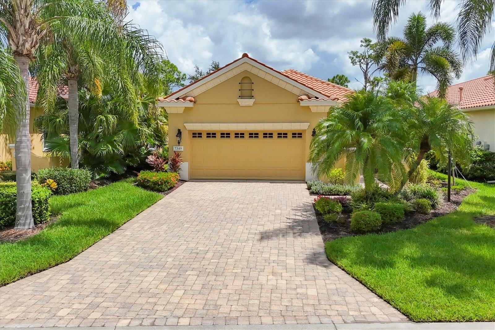 Property Photo:  7349 Wexford Court  FL 34202 