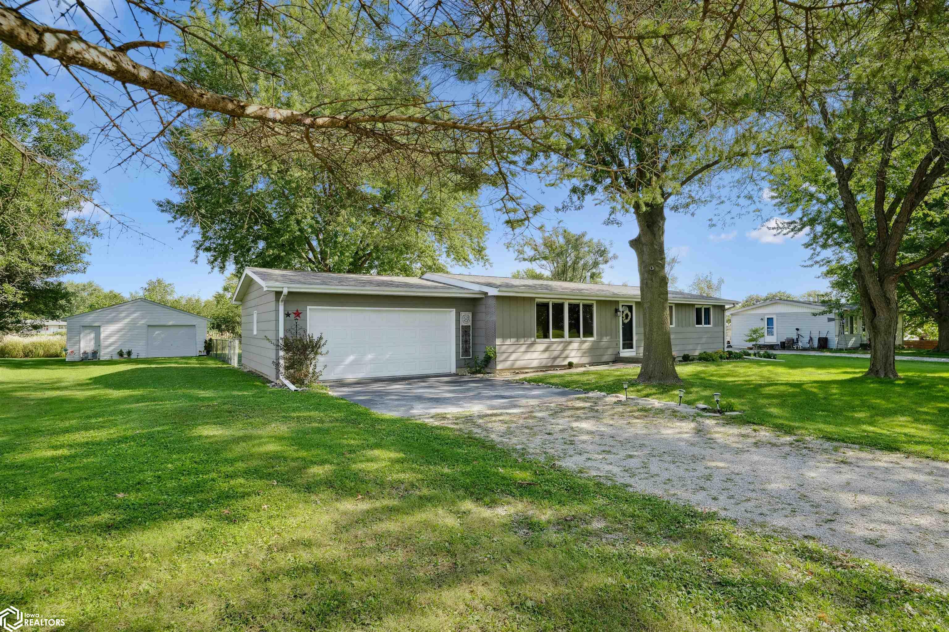 Property Photo:  14598 Rosebud Drive  IA 52655 