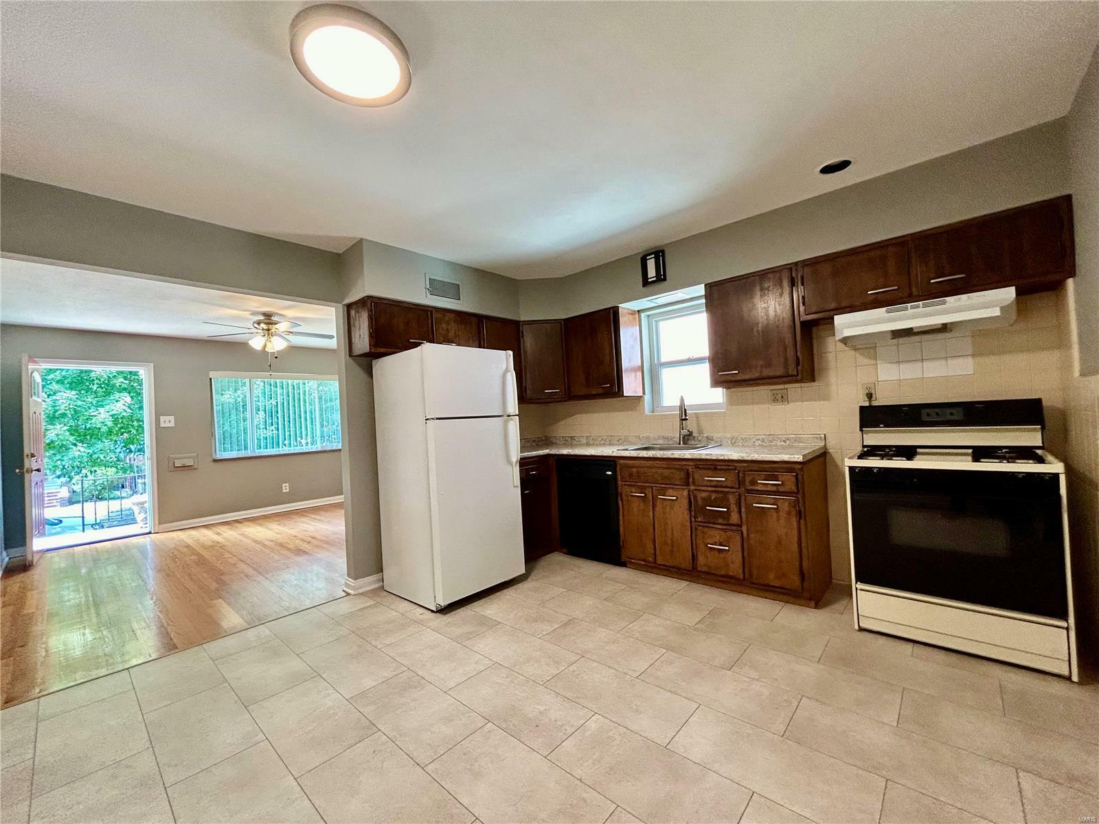 Property Photo:  1026 Commodore Drive  MO 63117 