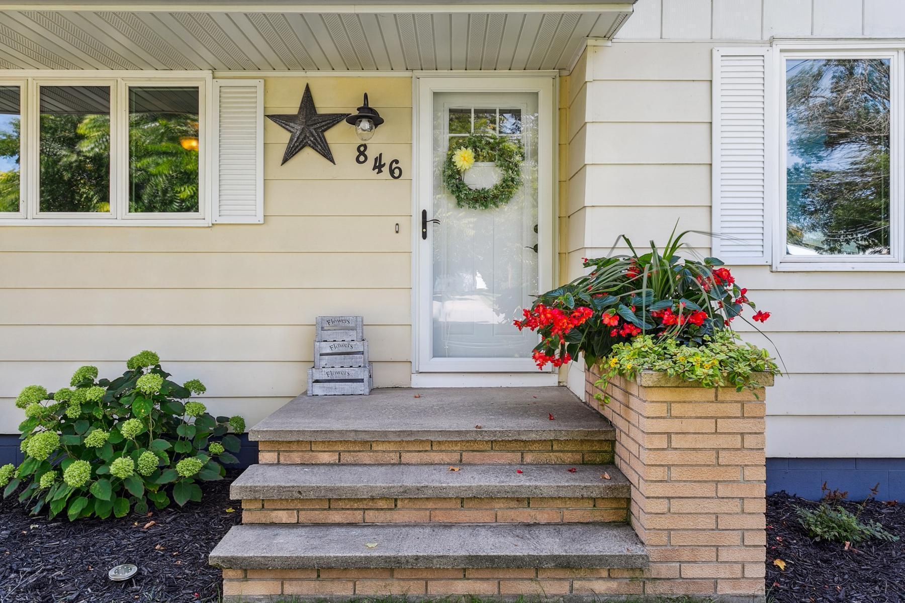 Property Photo: 846 Park Avenue MN 55339