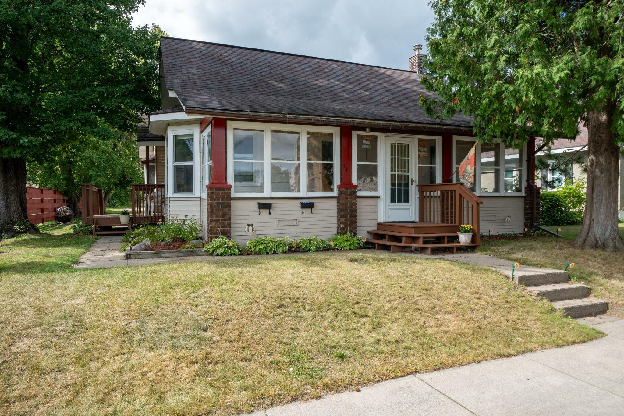 Property Photo: 611 NW 2nd Avenue MN 55744