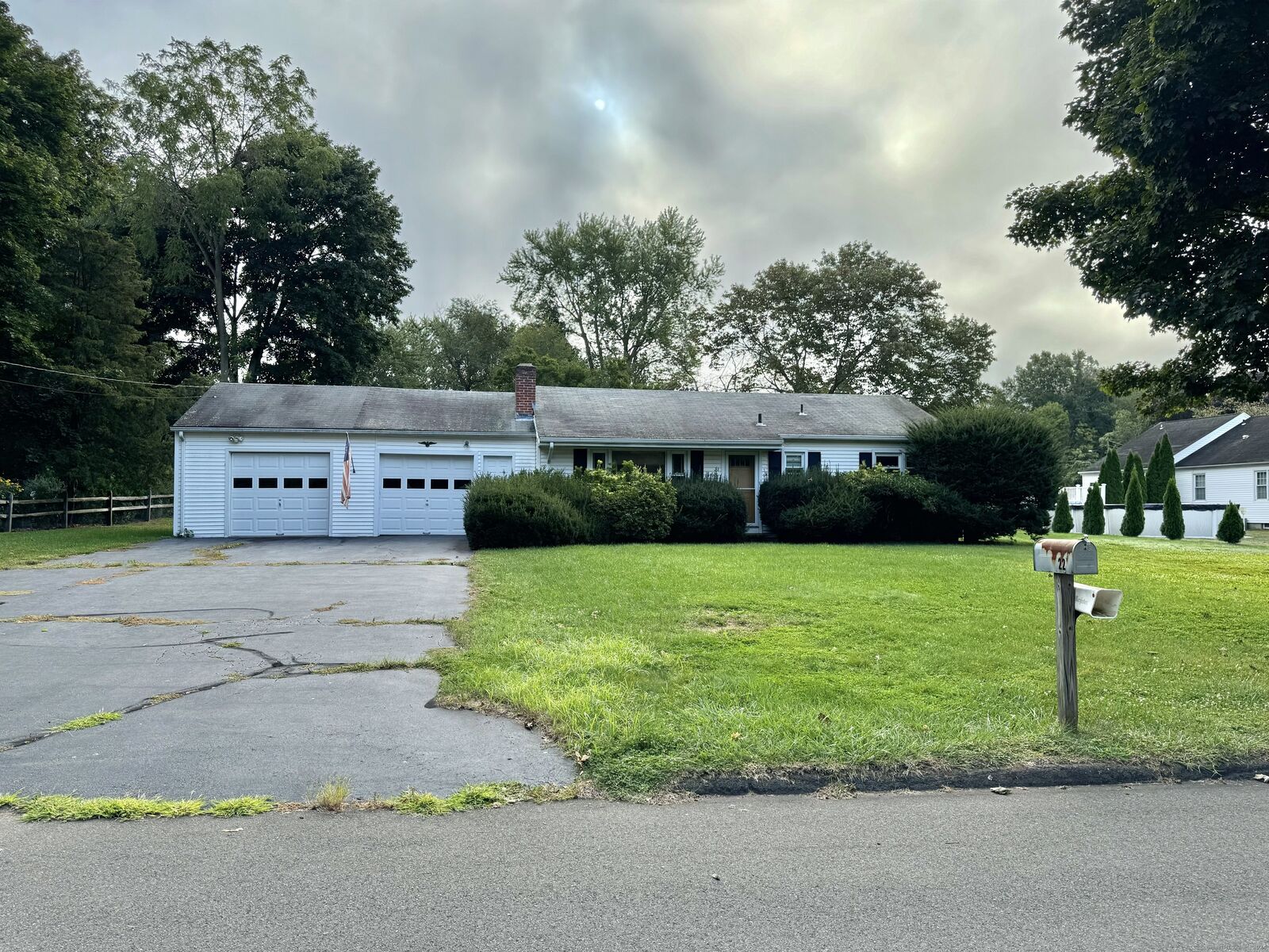 Property Photo:  22 Weaver Circle  CT 06473 