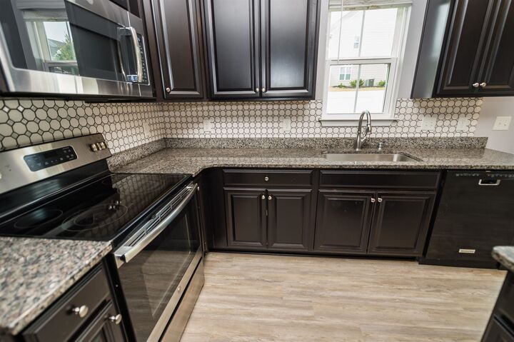 Property Photo: 421 Triple Crown Way SC 29301