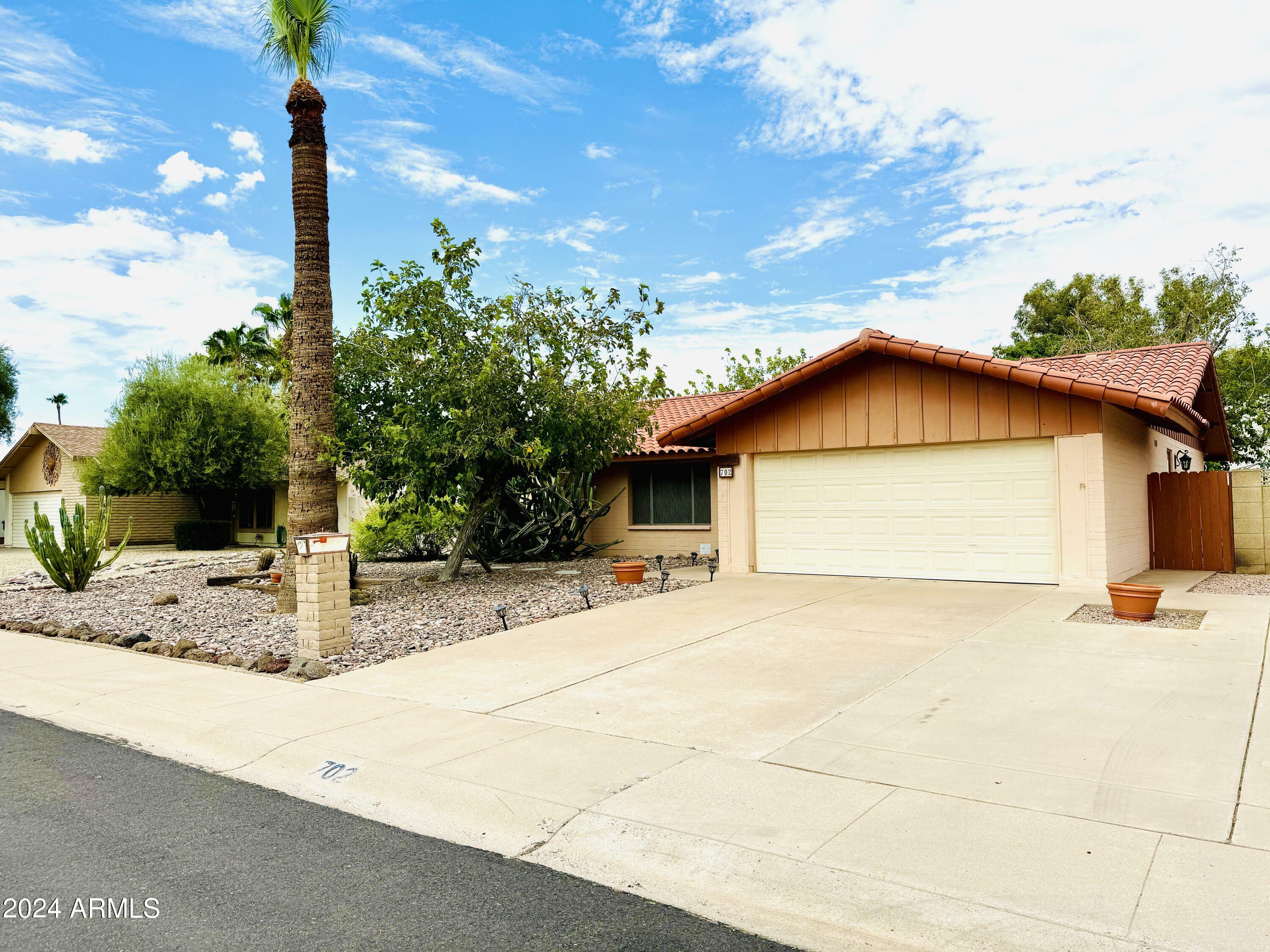 Property Photo:  702 E Carmen Street  AZ 85283 