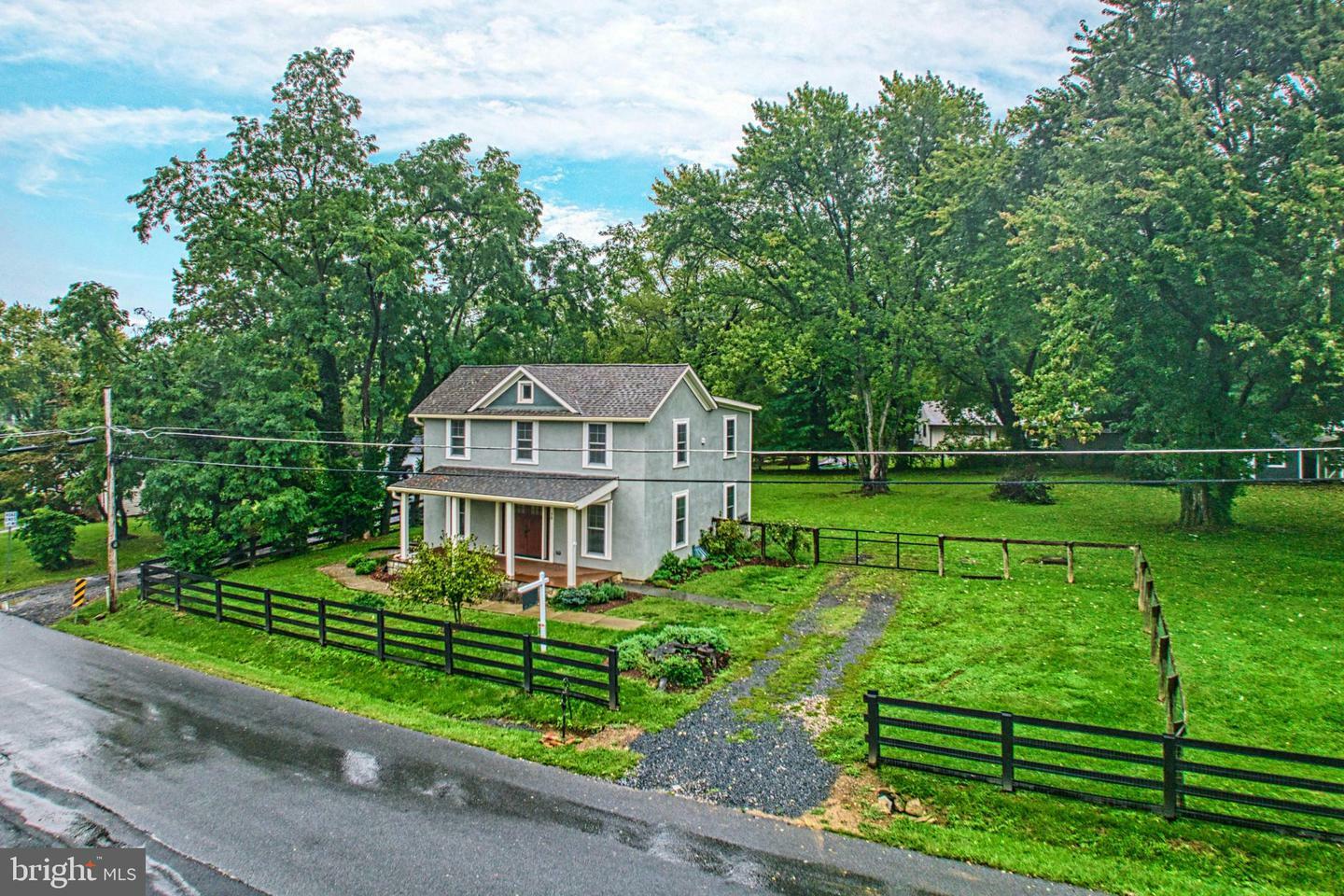 Property Photo:  70 N Laycock Street  VA 20158 