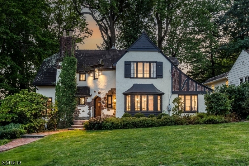 Property Photo: 4 Crestwood Dr NJ 07040