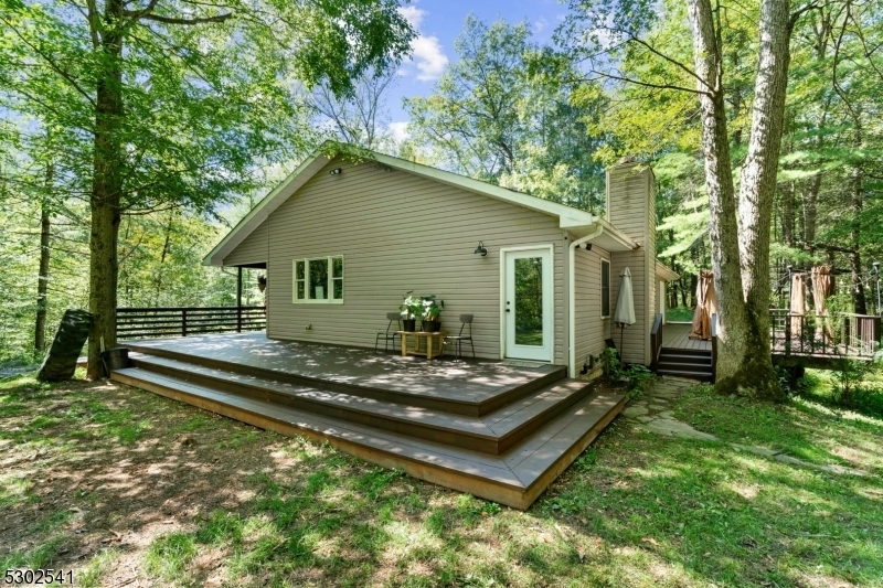 Property Photo:  11 Hirams Grove Rd  NJ 07826 