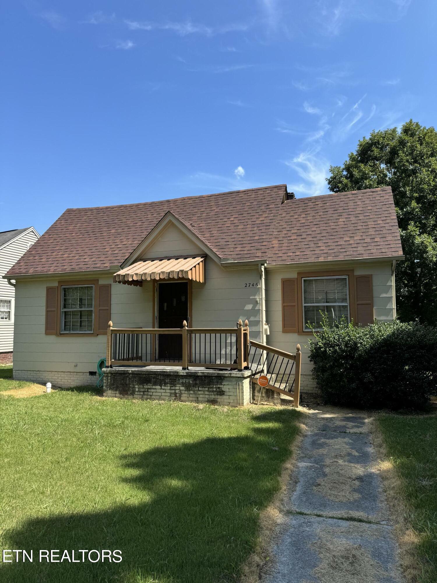 2740 Woodbine Ave  Knoxville TN 37914 photo