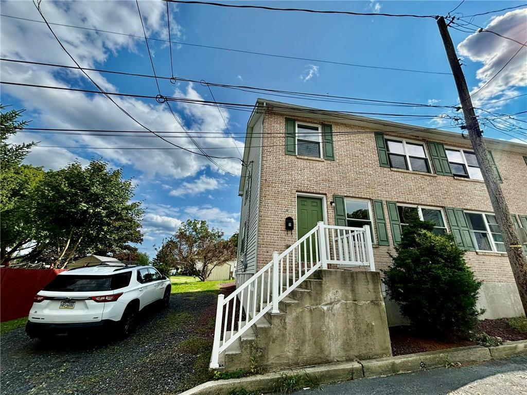 Property Photo:  11 Jewel Street  PA 18013 