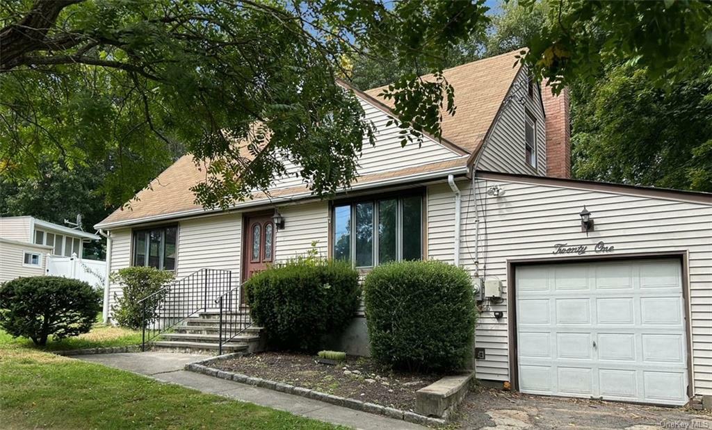 Property Photo:  21 Richmond Place  NY 10567 