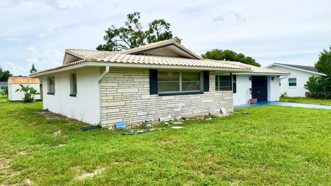 Property Photo:  7902 Tropicana Drive  FL 34668 