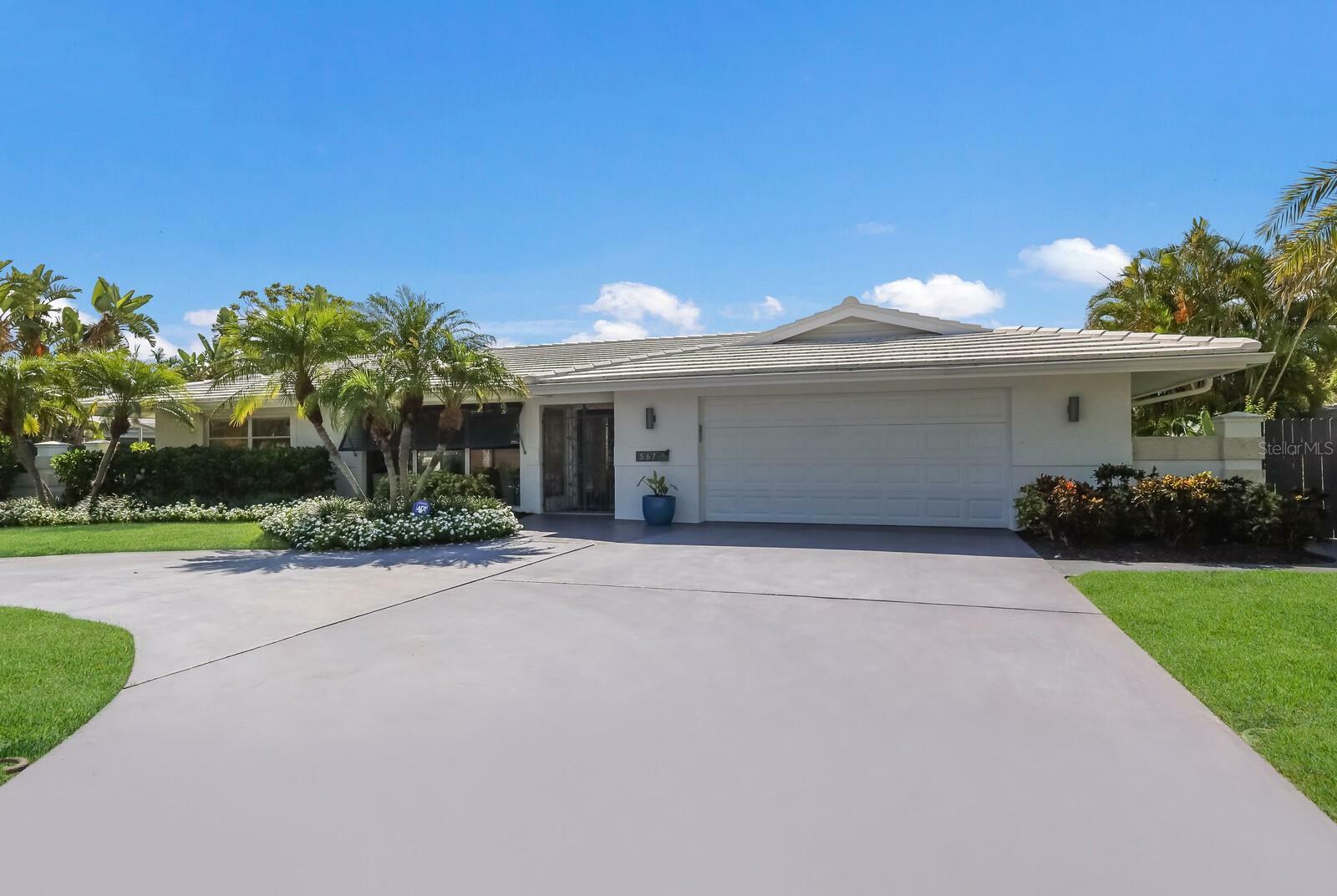 Property Photo:  567 Bird Key Drive  FL 34236 