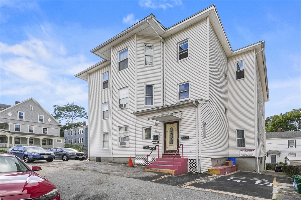 Property Photo:  22 Hollywood St 22-1  MA 01610 