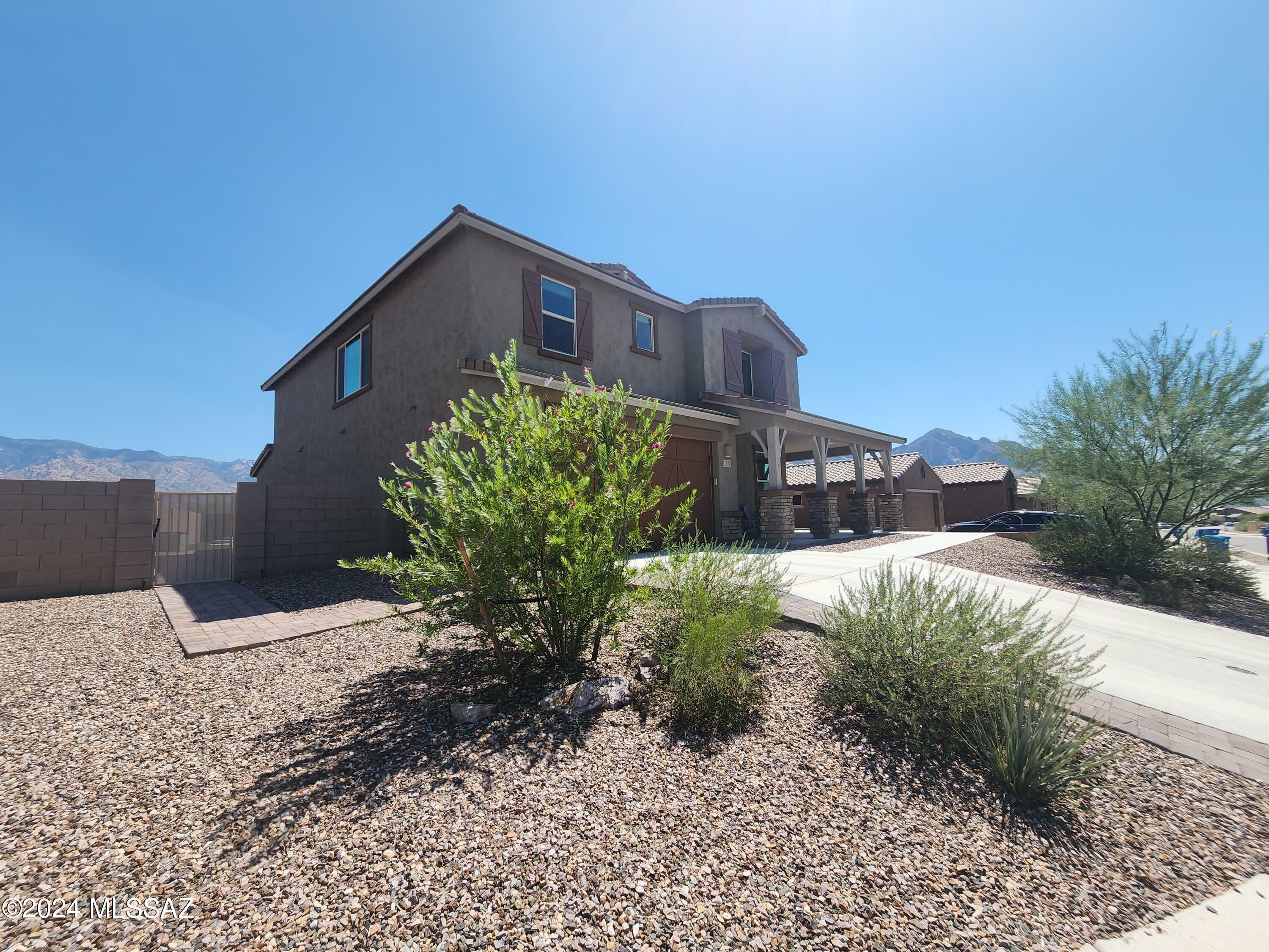 Property Photo:  11972 N Silver Village Place  AZ 85737 