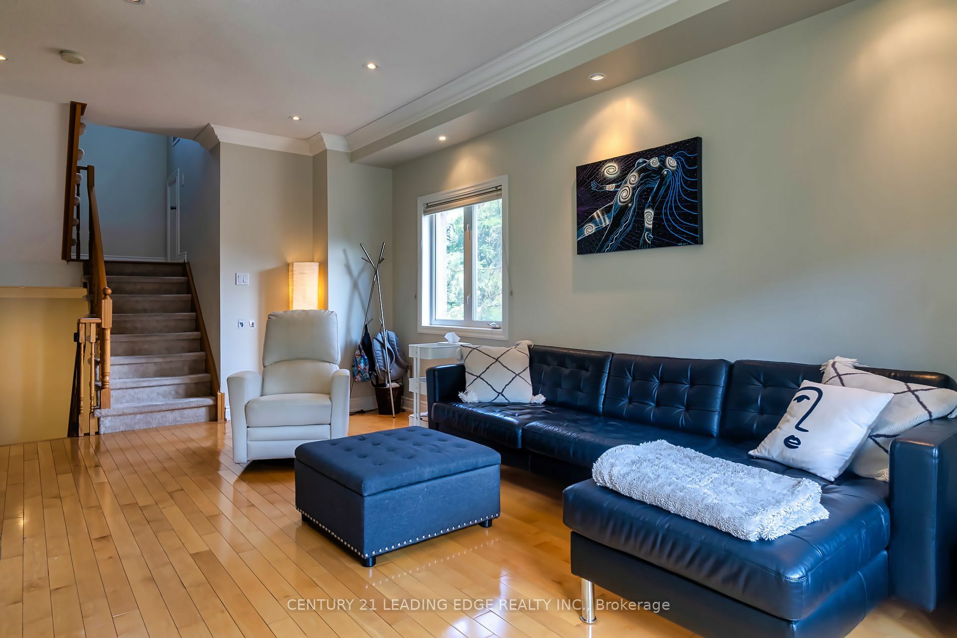 Property Photo:  543 Oxford St 10  ON M8Y 4H2 