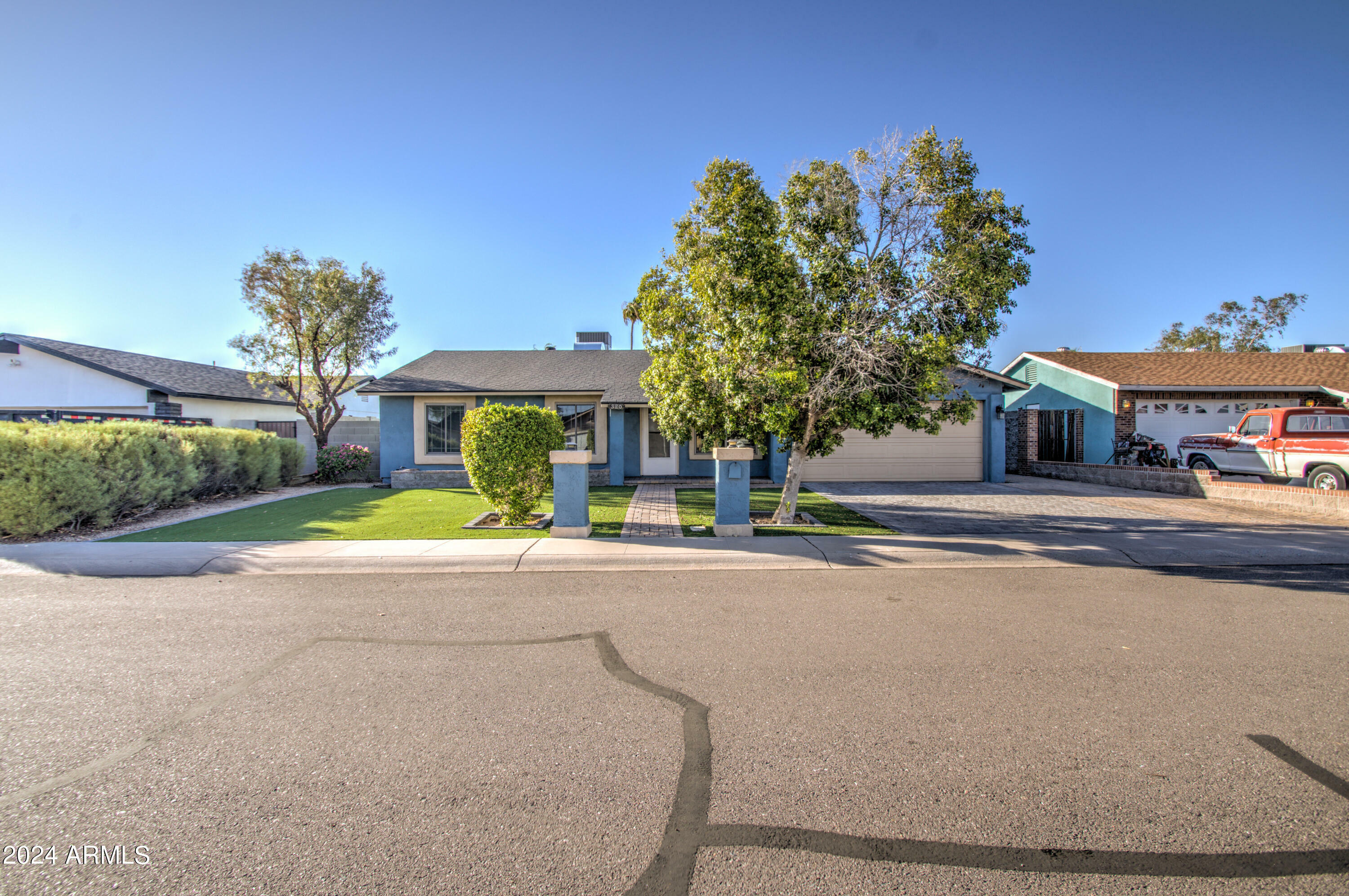 Property Photo:  320 W Nopal Place  AZ 85224 