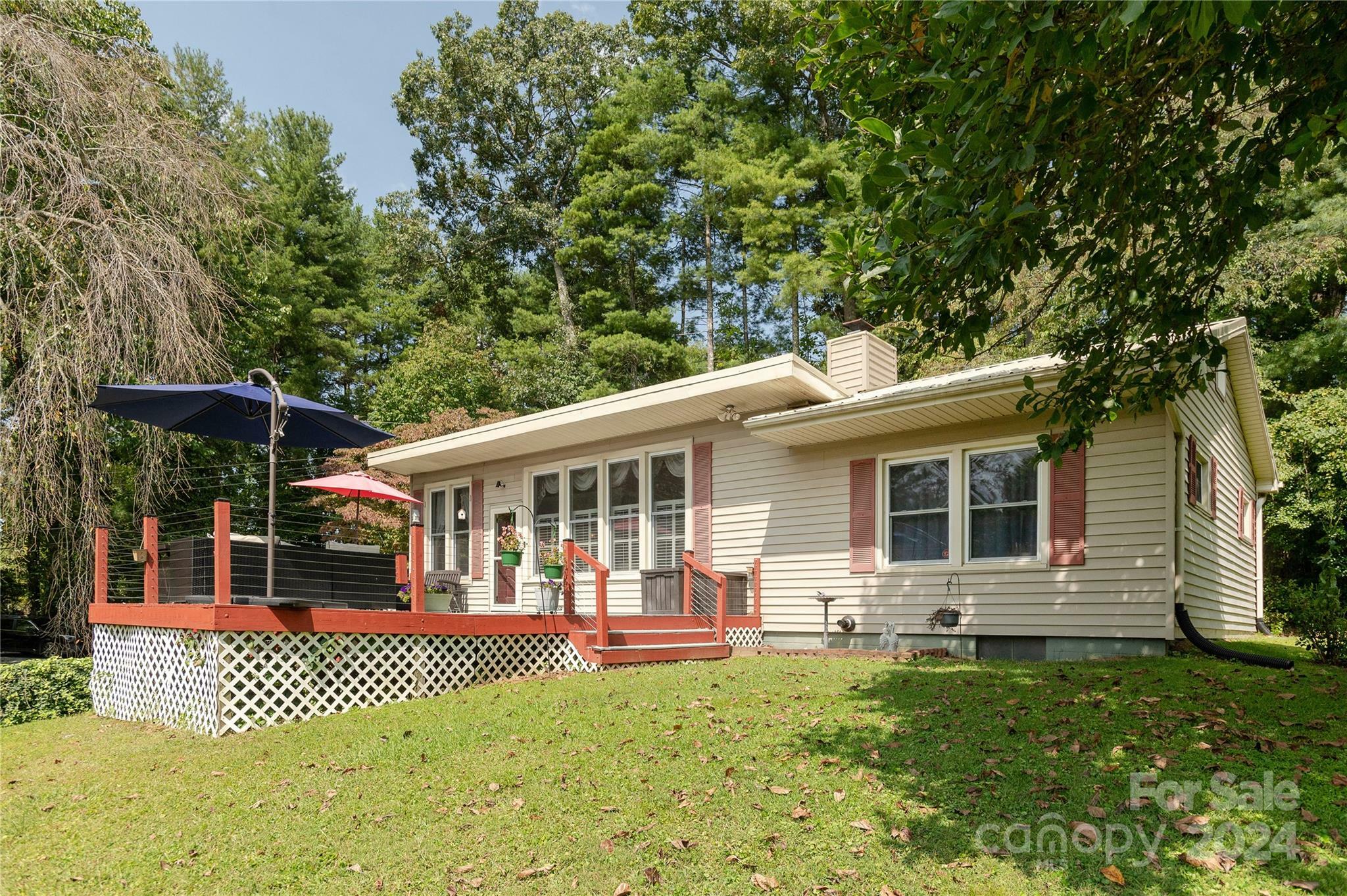 160 Persimmon Woods Lane  Hendersonville NC 28739 photo