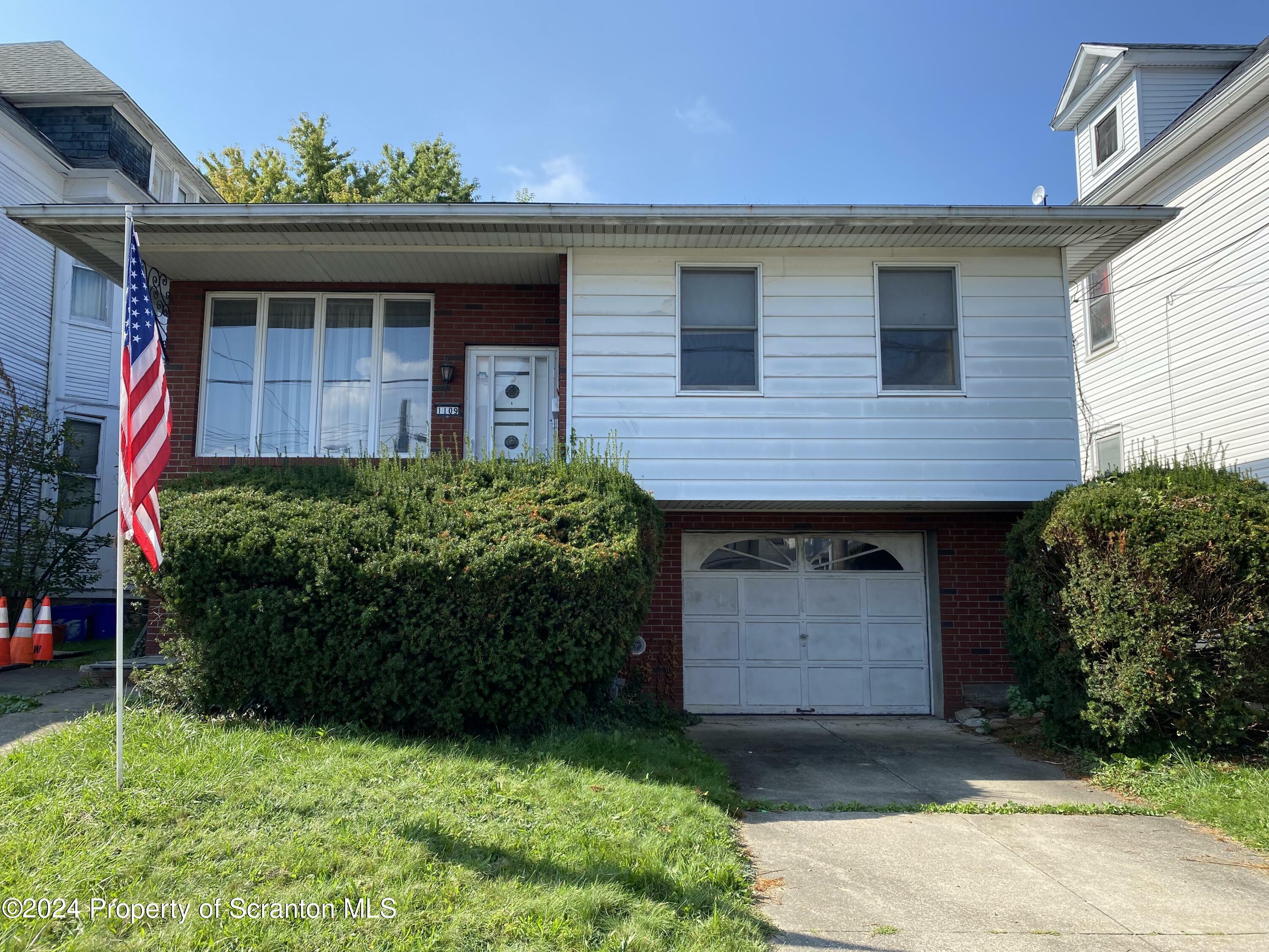 Property Photo:  1109 W Locust Street  PA 18504 