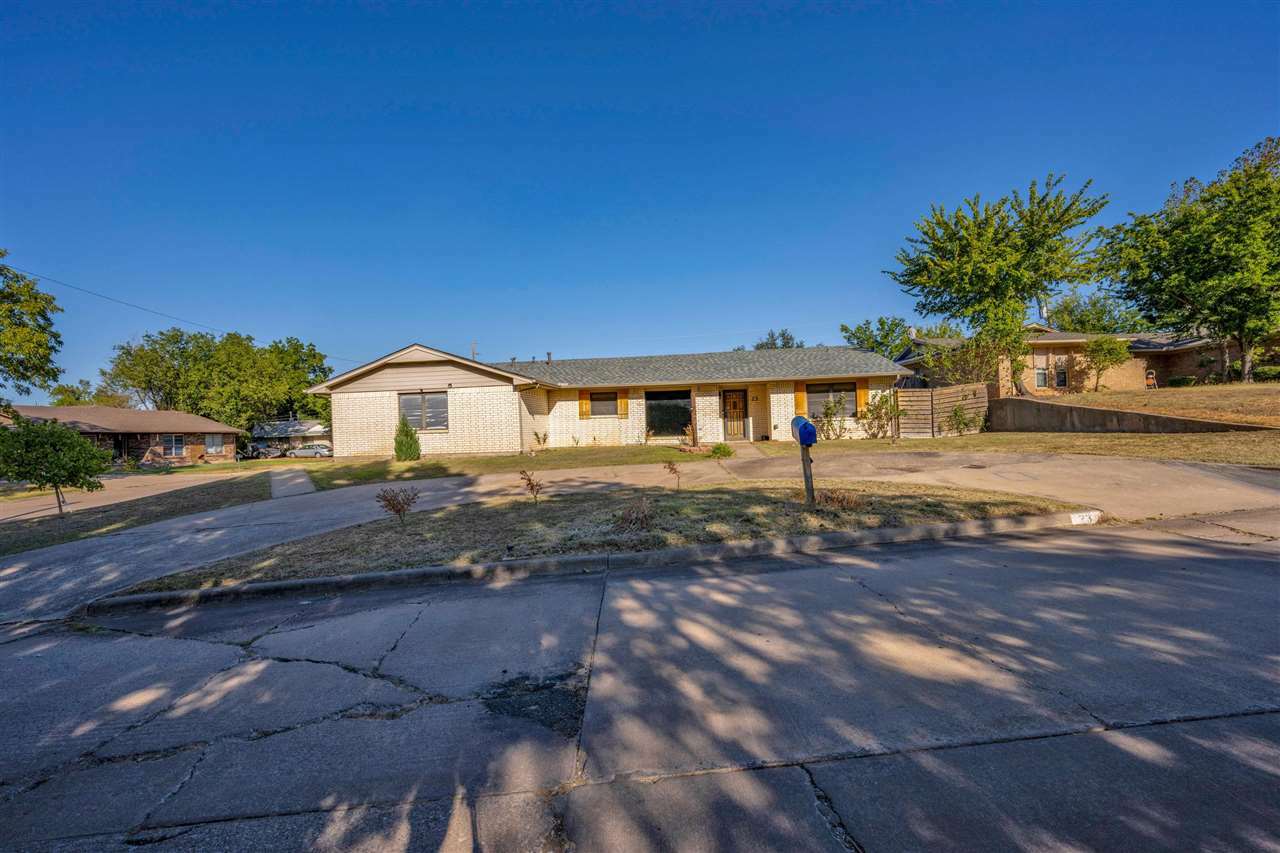 Property Photo:  23 NW 57th  OK 73505 