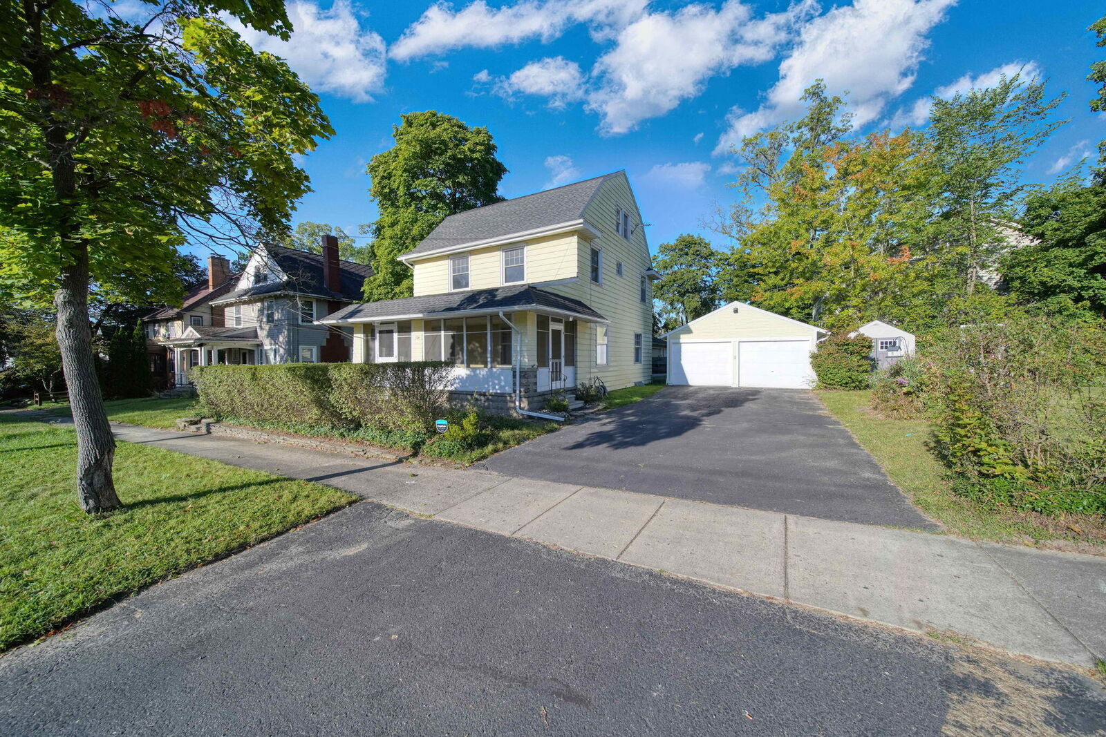 Property Photo: 104 S Grinnell Street MI 49203